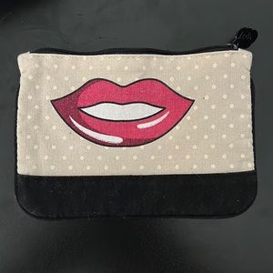 Ipsy lips bag